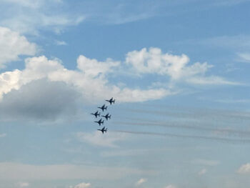 airplanes